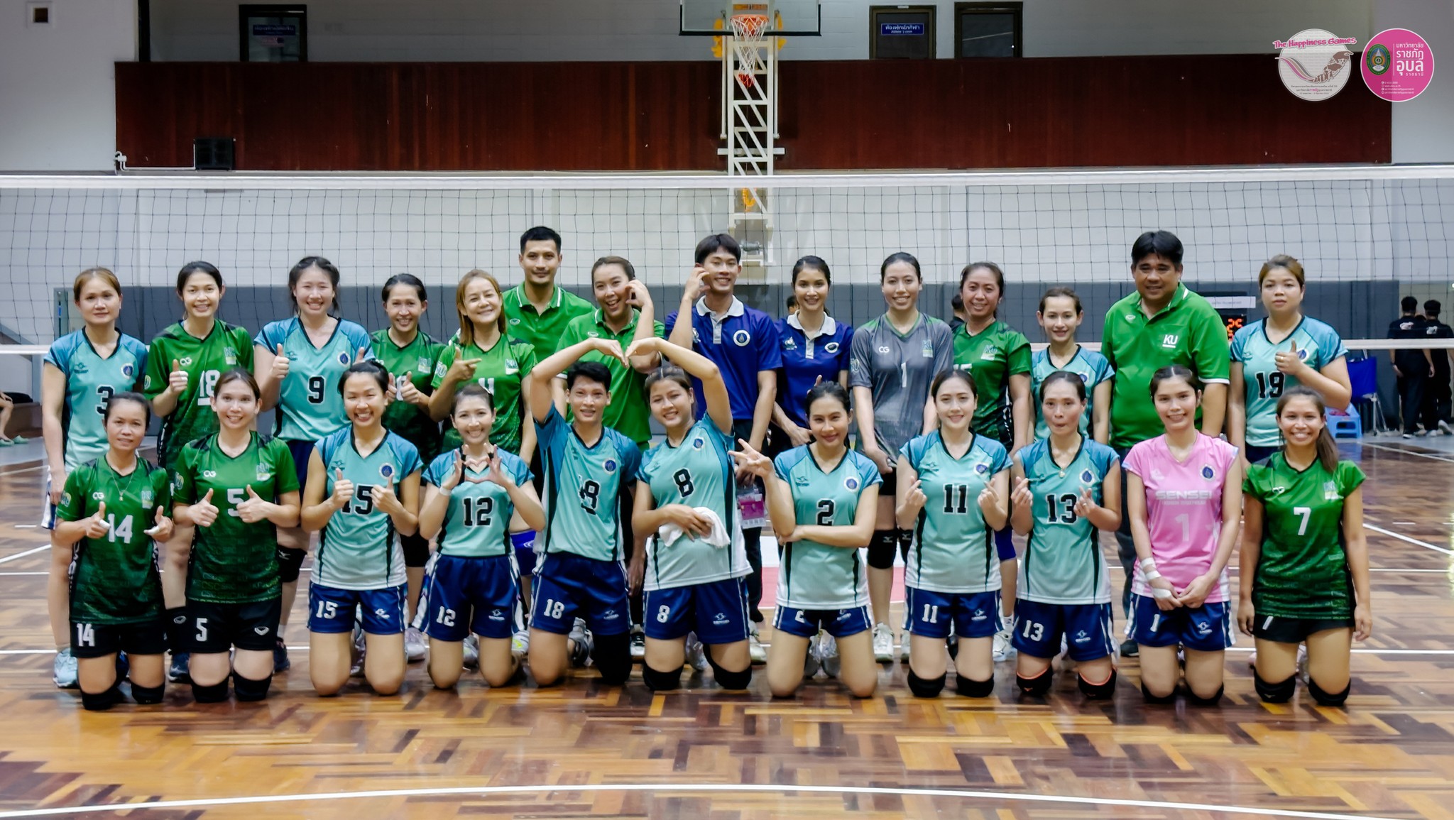 การแข่งขันกีฬา volleyball รอบรองชนะเลิศ มหาวิทยาลัยเกษตรศาสตร์ (เขียว) ชนะ มหาวิทยาลัยมหิดล 3-0 เซต (18-25,19-25,23-25) ลิ่วชิงทอง กีฬาบุคลากรมหาวิทยาลัยแห่งประเทศไทย ครั้งที่ 39 