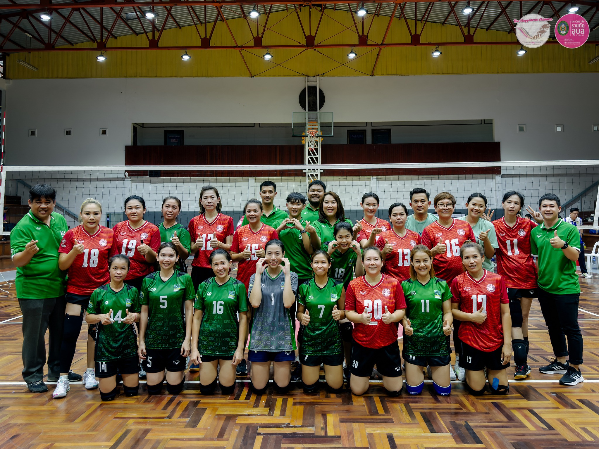 การแข่งขันกีฬา volleyball รอบชิงชนะเลิศ มหาวิทยาลัยเกษตรศาสตร์ (เขียว) ชนะ มหาวิทยาลัยบูรพา 3-0 เซต คว้าเหรียญทอง กีฬาบุคลากรมหาวิทยาลัยแห่งประเทศไทย ครั้งที่ 39 